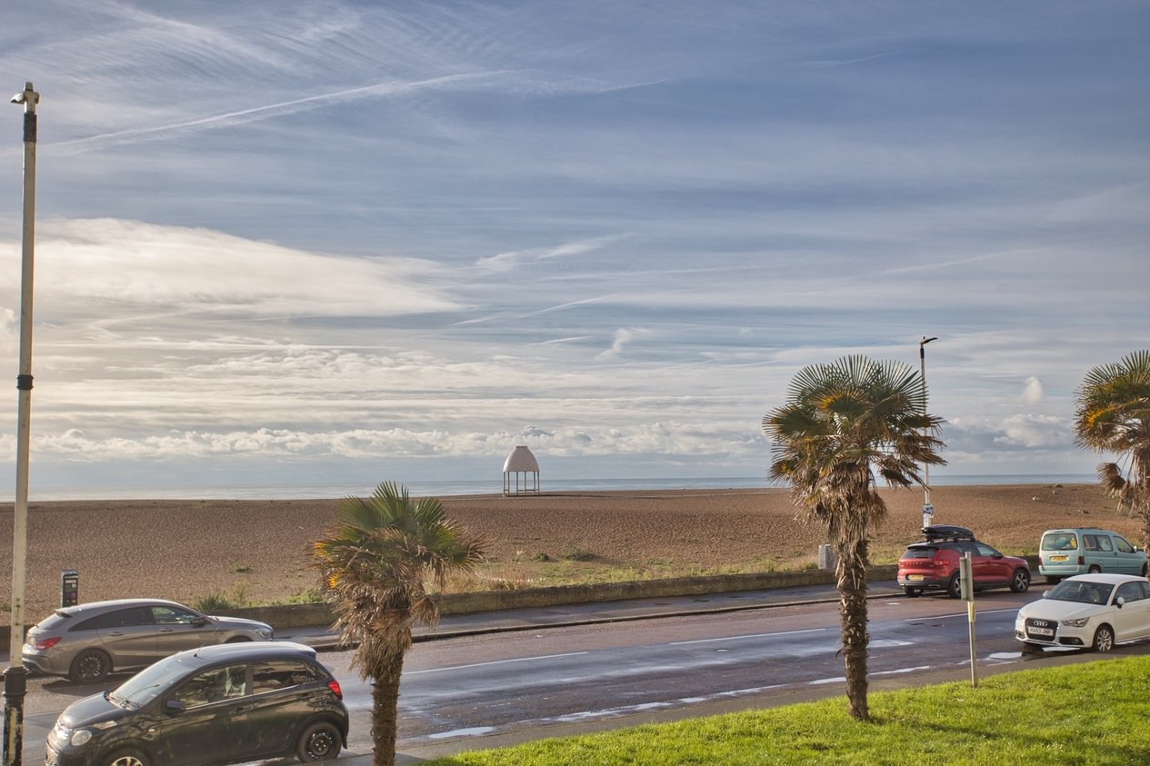 Properties Under Offer in 10 Marine Parade Folkestone