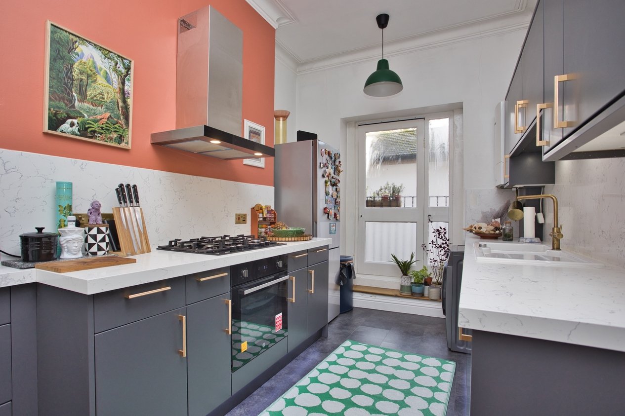 Properties Under Offer in 10 Marine Parade Folkestone