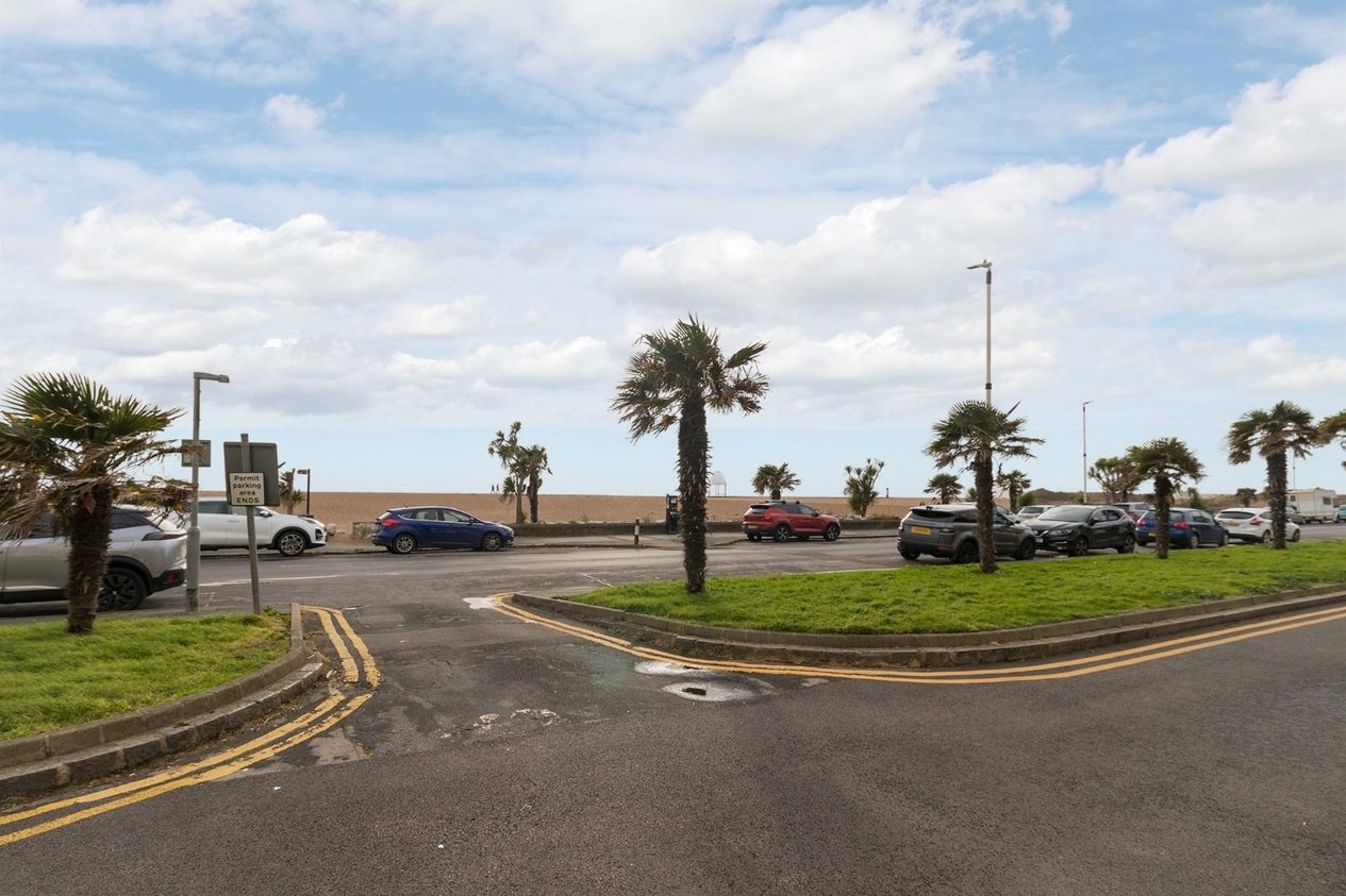 Properties Under Offer in 10 Marine Parade Folkestone