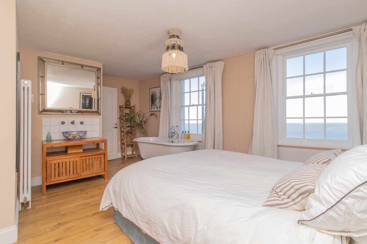 Properties Under Offer in 12-14 Fort Crescent Margate