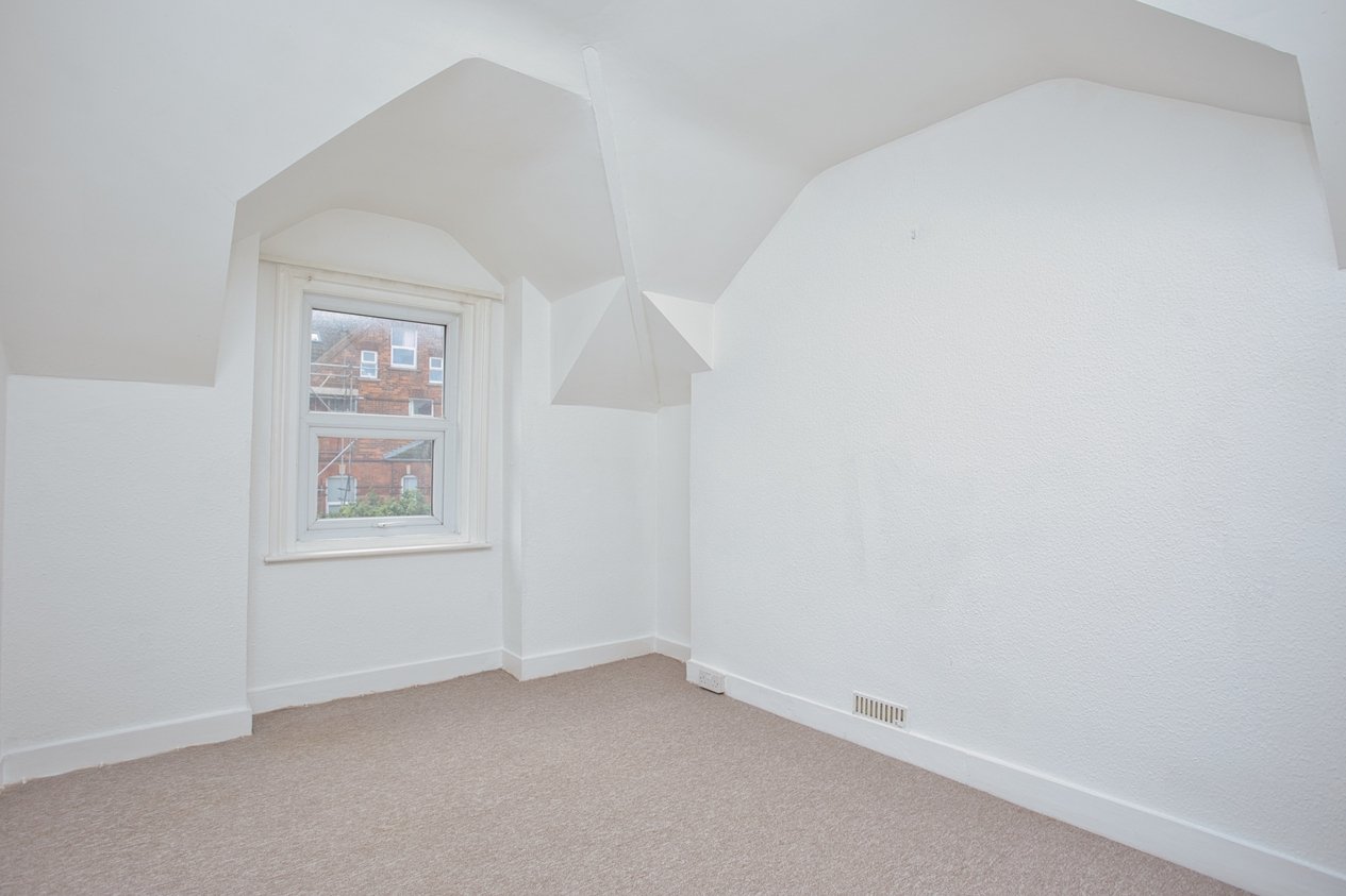 Properties Under Offer in 18 Millfield Folkestone