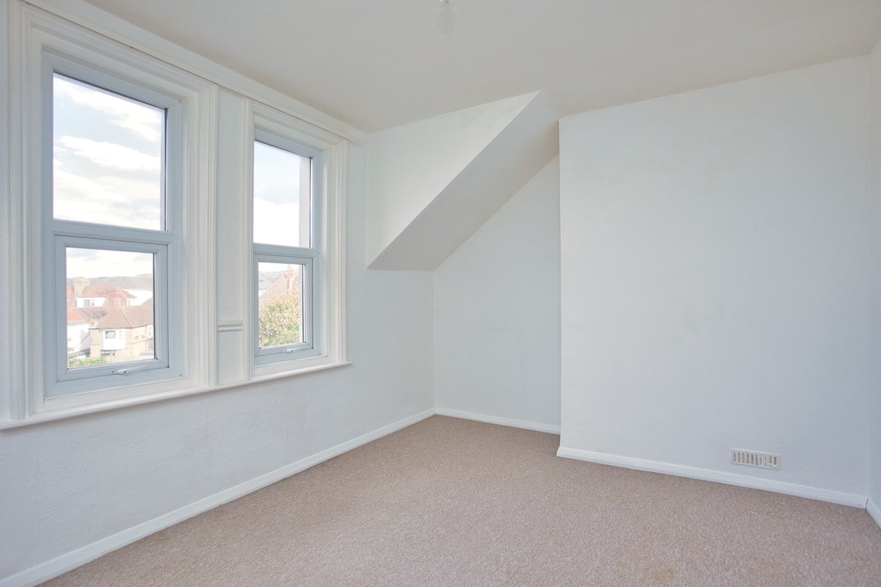 Properties Under Offer in 18 Millfield Folkestone