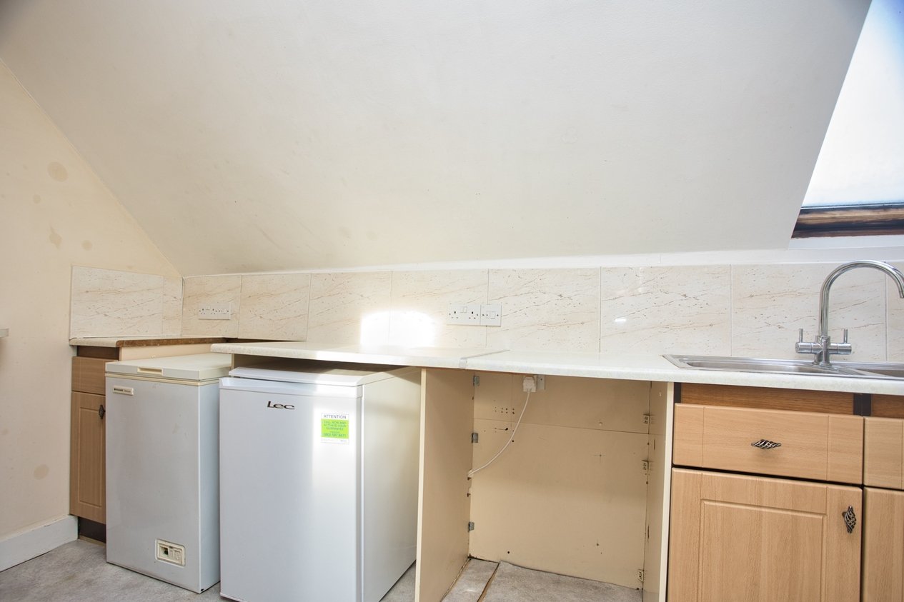 Properties Under Offer in 19 Earls Avenue Folkestone