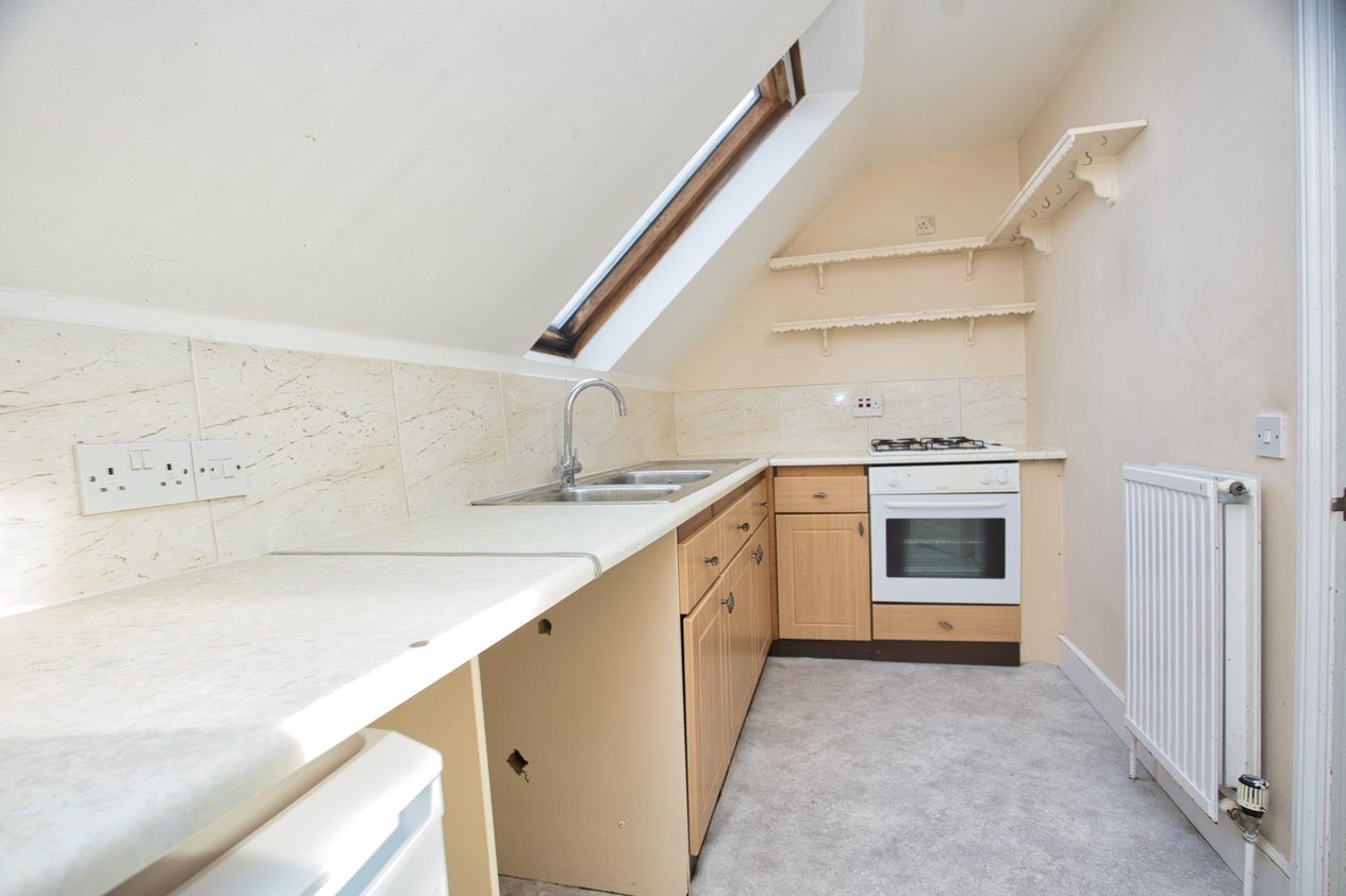 Properties Under Offer in 19 Earls Avenue Folkestone
