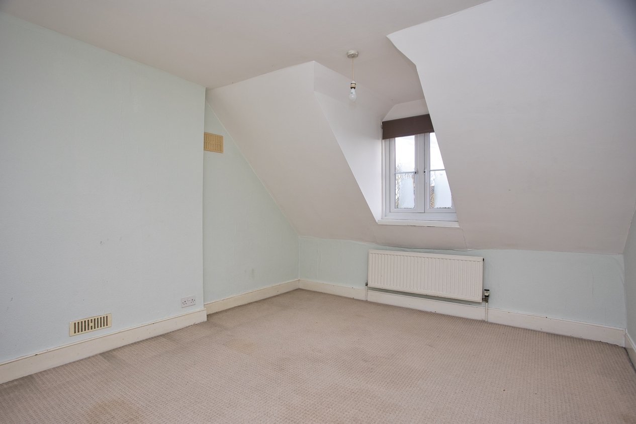 Properties Under Offer in 19 Earls Avenue Folkestone