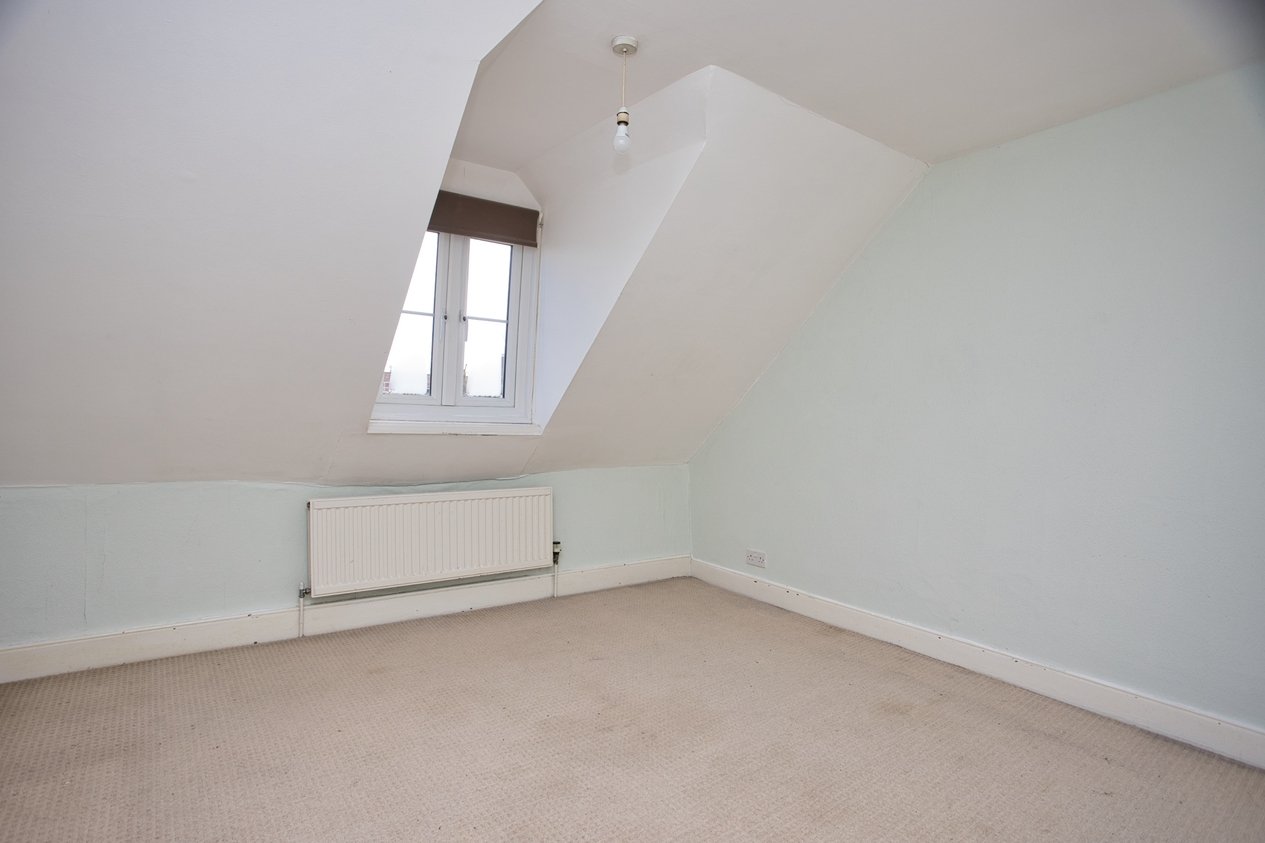 Properties Under Offer in 19 Earls Avenue Folkestone