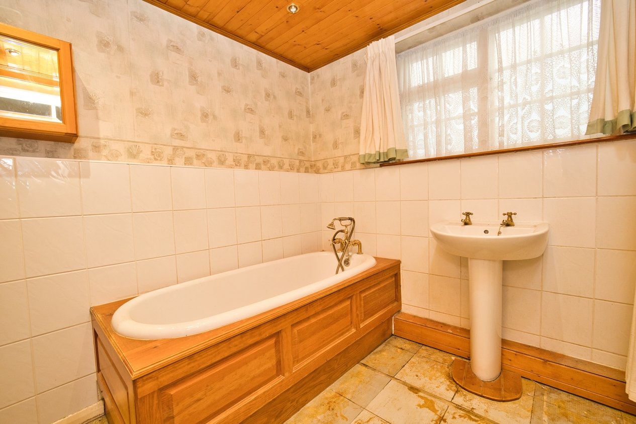 Properties For Sale in 32/34 Tothill Street Minster