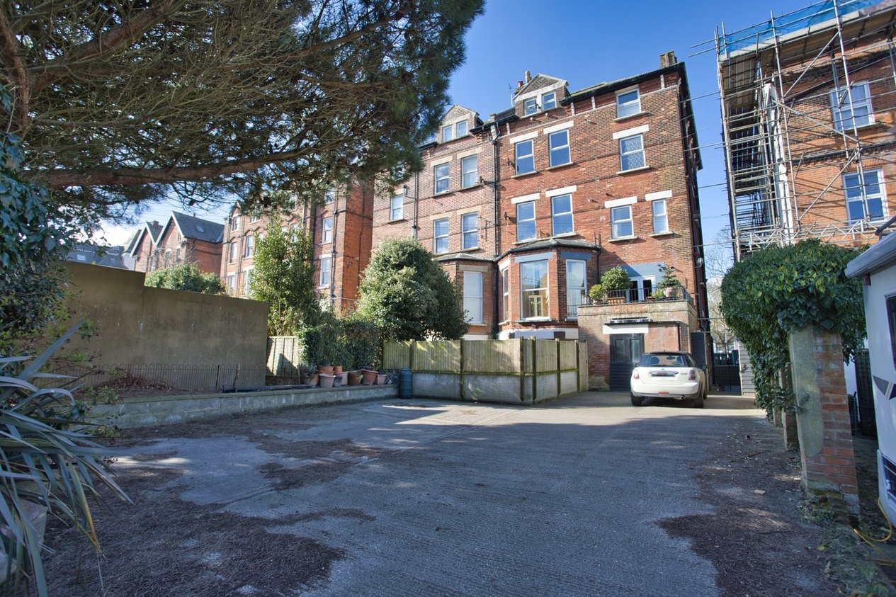 Properties For Sale in 38 Castle Hill Avenue Folkestone