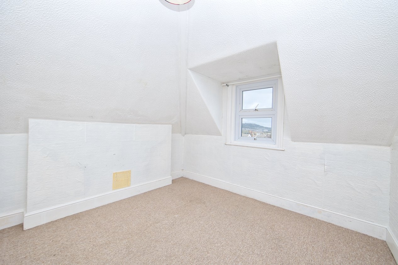 Properties Under Offer in 42 Castle Hill Avenue Folkestone