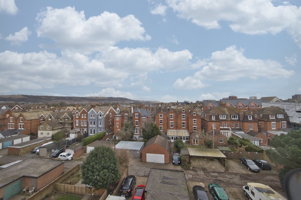 Properties Under Offer in 42 Castle Hill Avenue Folkestone