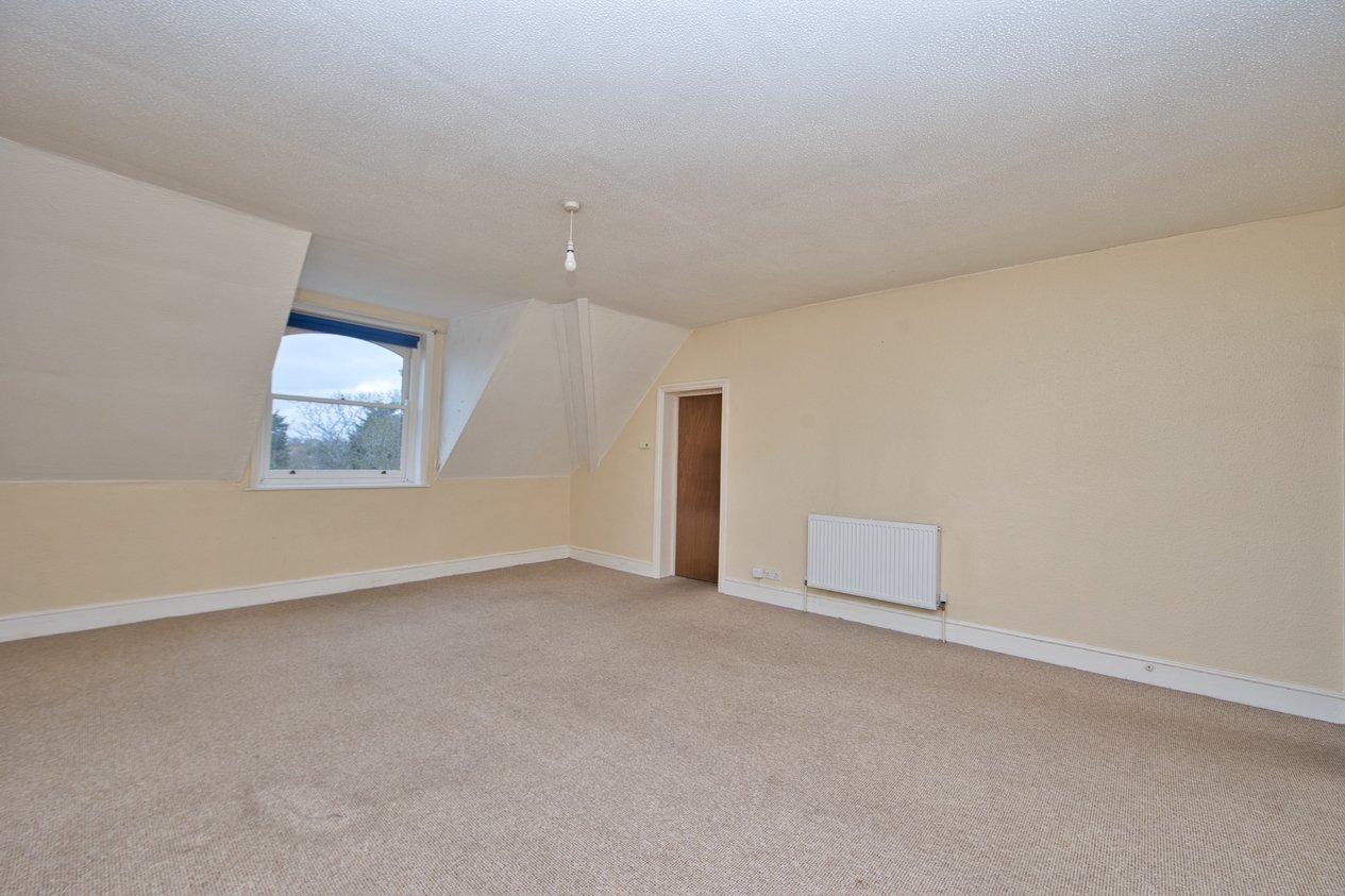 Properties Under Offer in 42 Castle Hill Avenue Folkestone