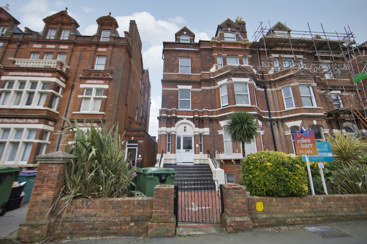 Properties Under Offer in 42 Castle Hill Avenue Folkestone
