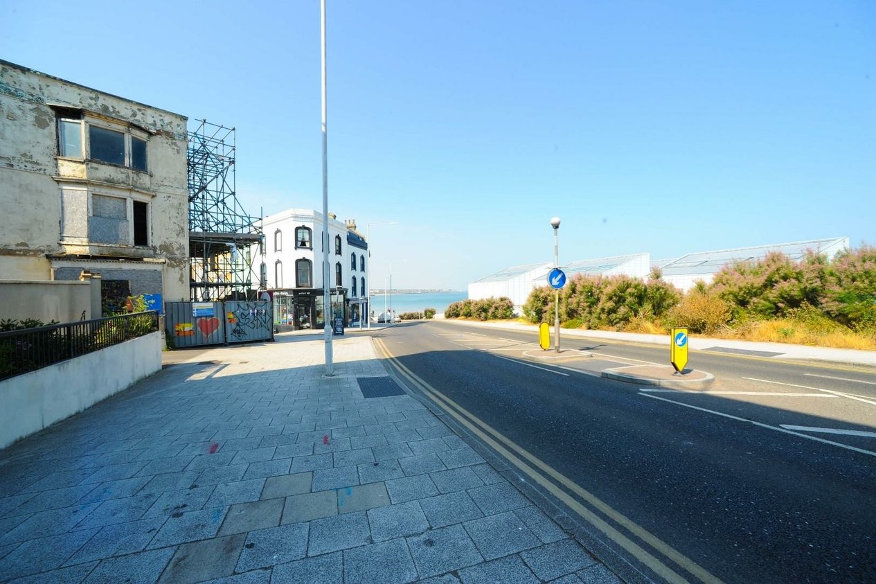 Properties Under Offer in 42 Fort Hill Margate