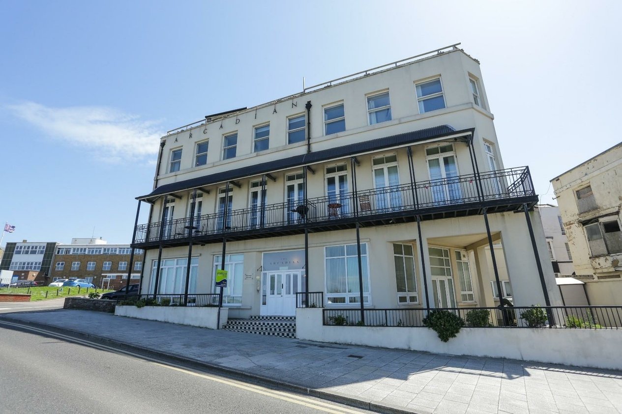 Properties Under Offer in 42 Fort Hill Margate