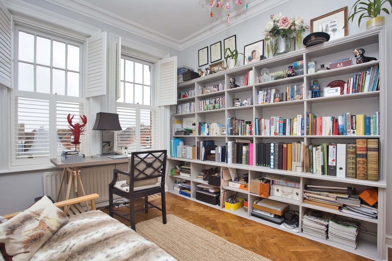 Properties Under Offer in 46 Castle Hill Avenue Folkestone