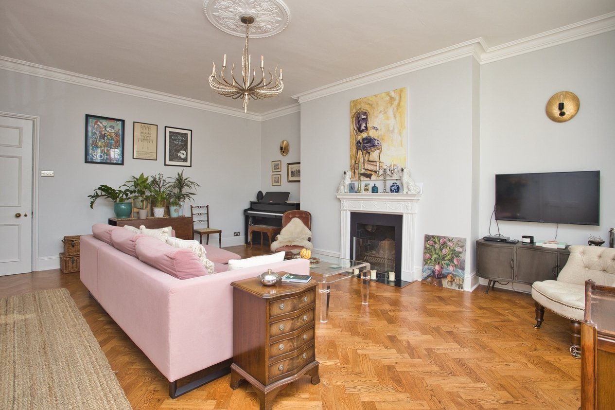 Properties Under Offer in 46 Castle Hill Avenue Folkestone