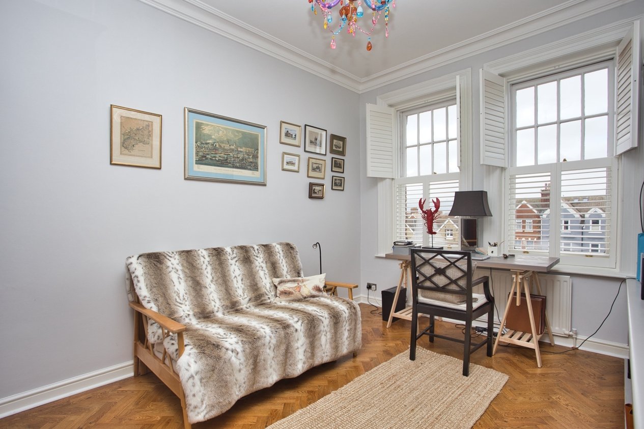 Properties Under Offer in 46 Castle Hill Avenue Folkestone