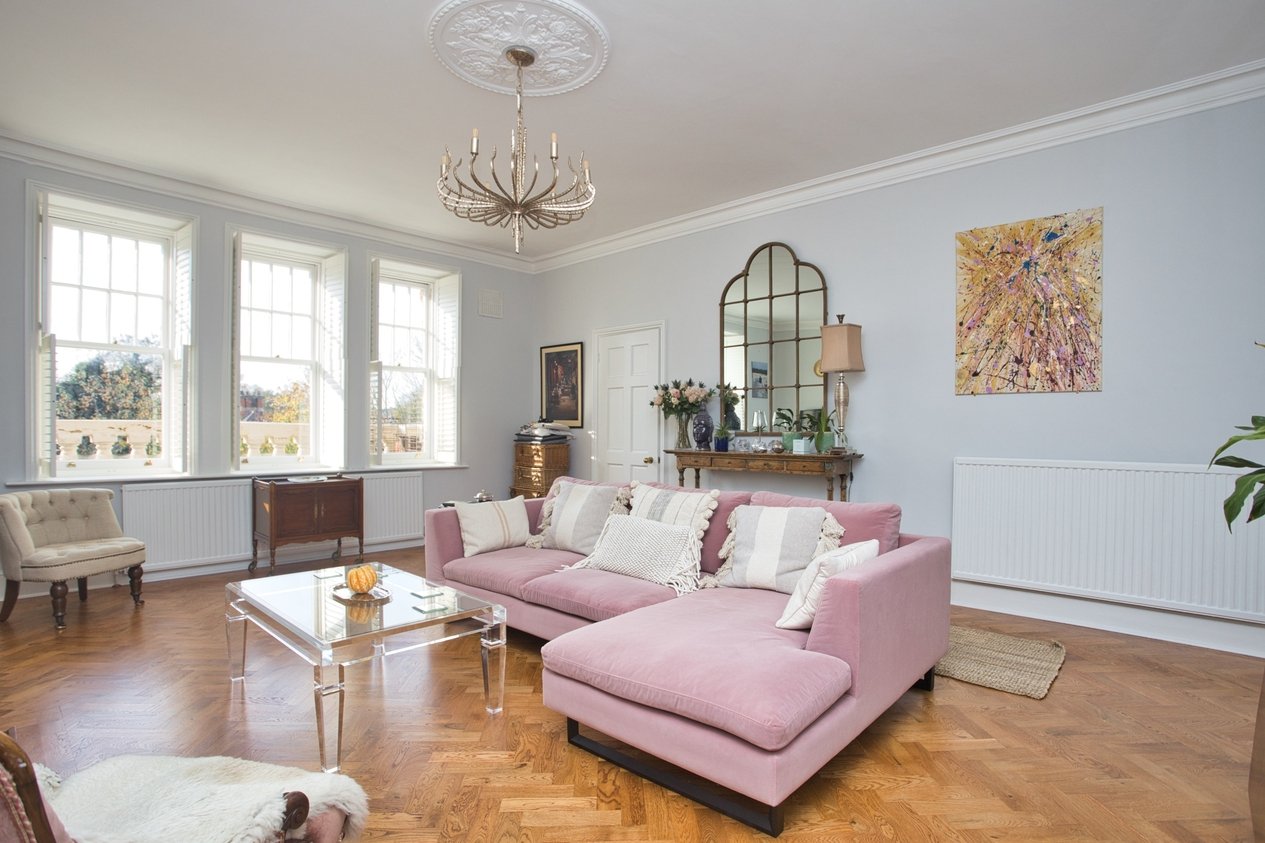 Properties Under Offer in 46 Castle Hill Avenue Folkestone