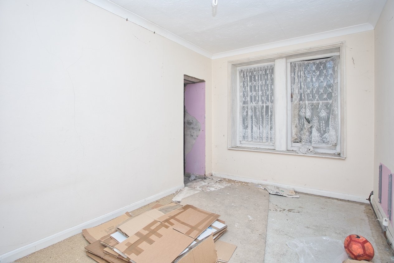 Properties Under Offer in 48 Castle Hill Avenue Folkestone