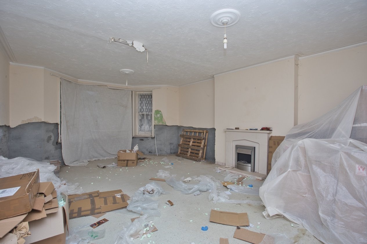 Properties Under Offer in 48 Castle Hill Avenue Folkestone