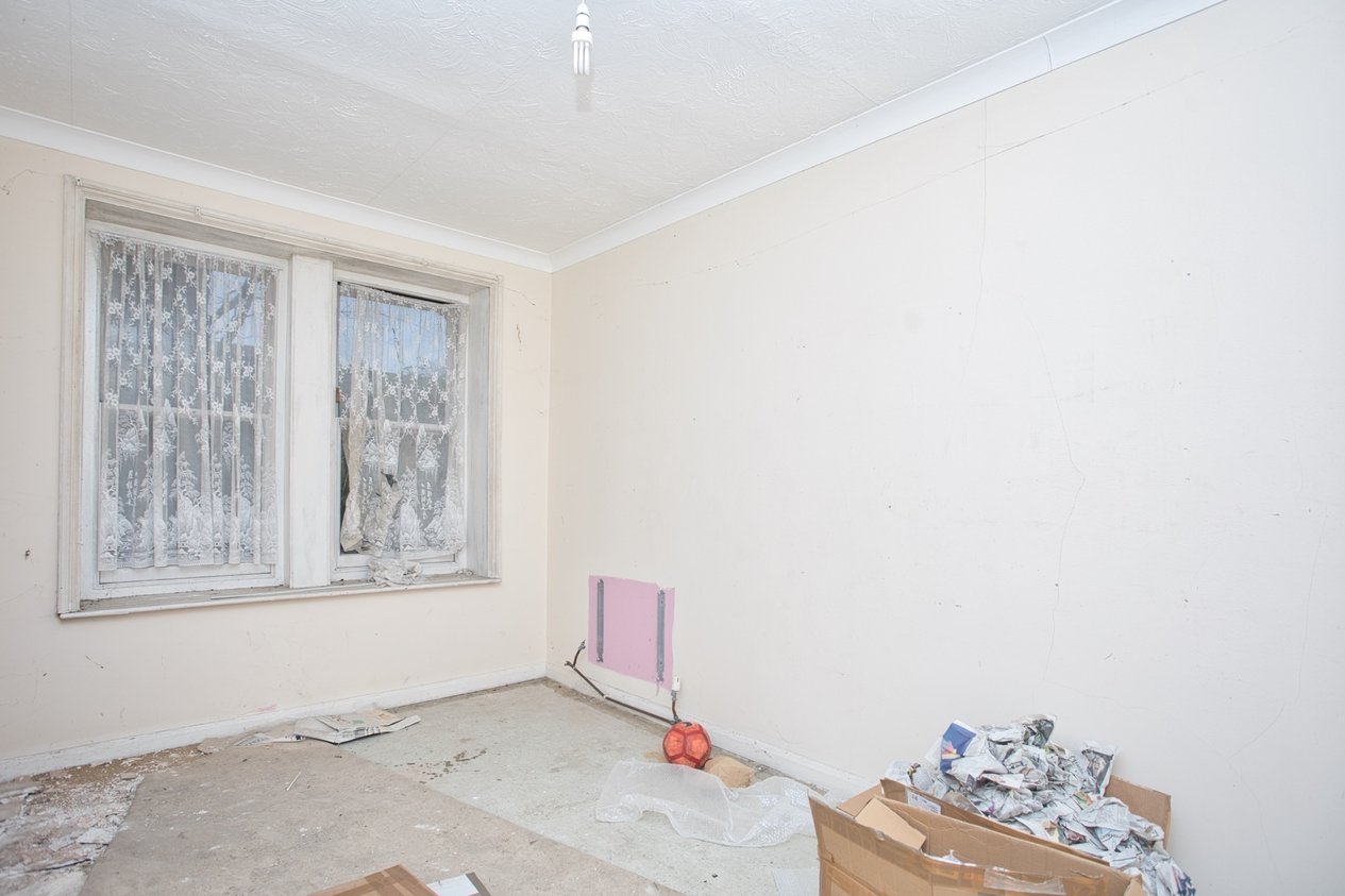 Properties Under Offer in 48 Castle Hill Avenue Folkestone