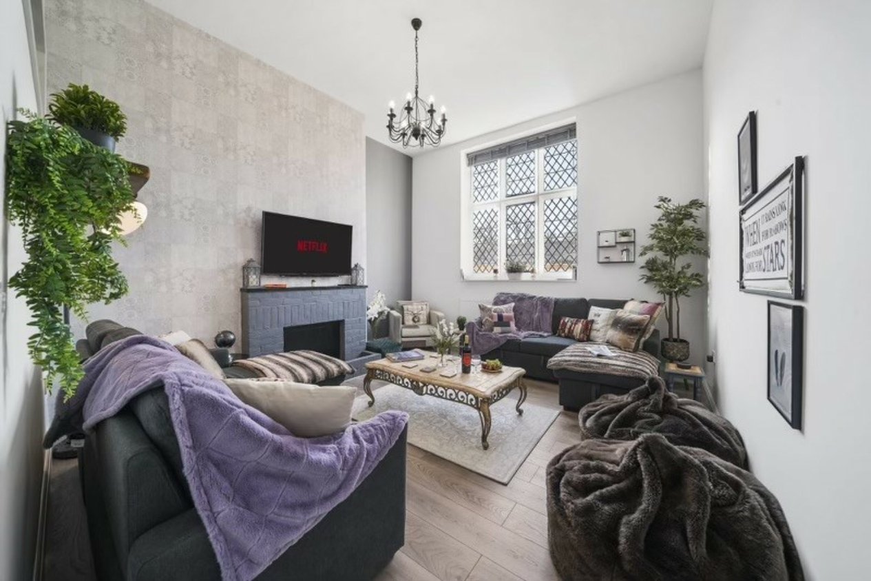 Properties For Sale in 56 Old Dover Road Canterbury