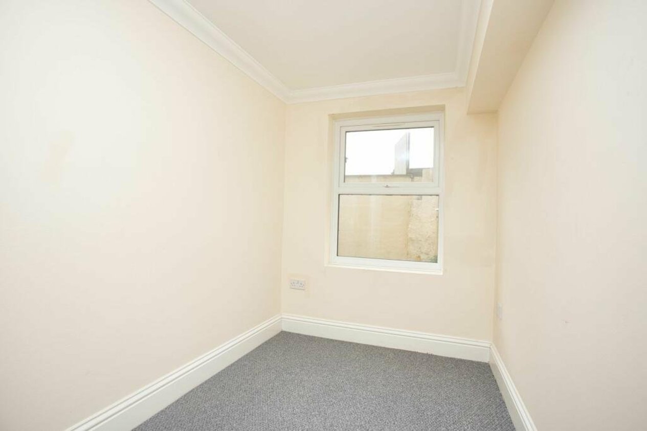 Properties Under Offer in 6 Marine Terrace Folkestone