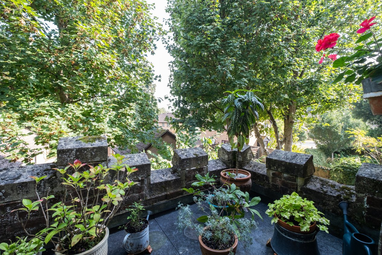 Properties Sold in 73 New Dover Road Canterbury