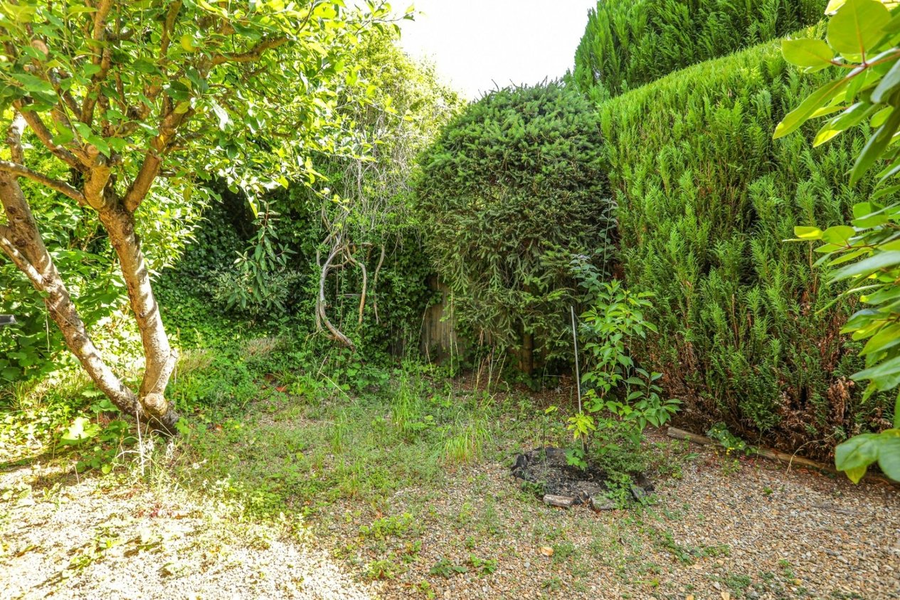 Properties For Sale in Abbey Gardens Canterbury