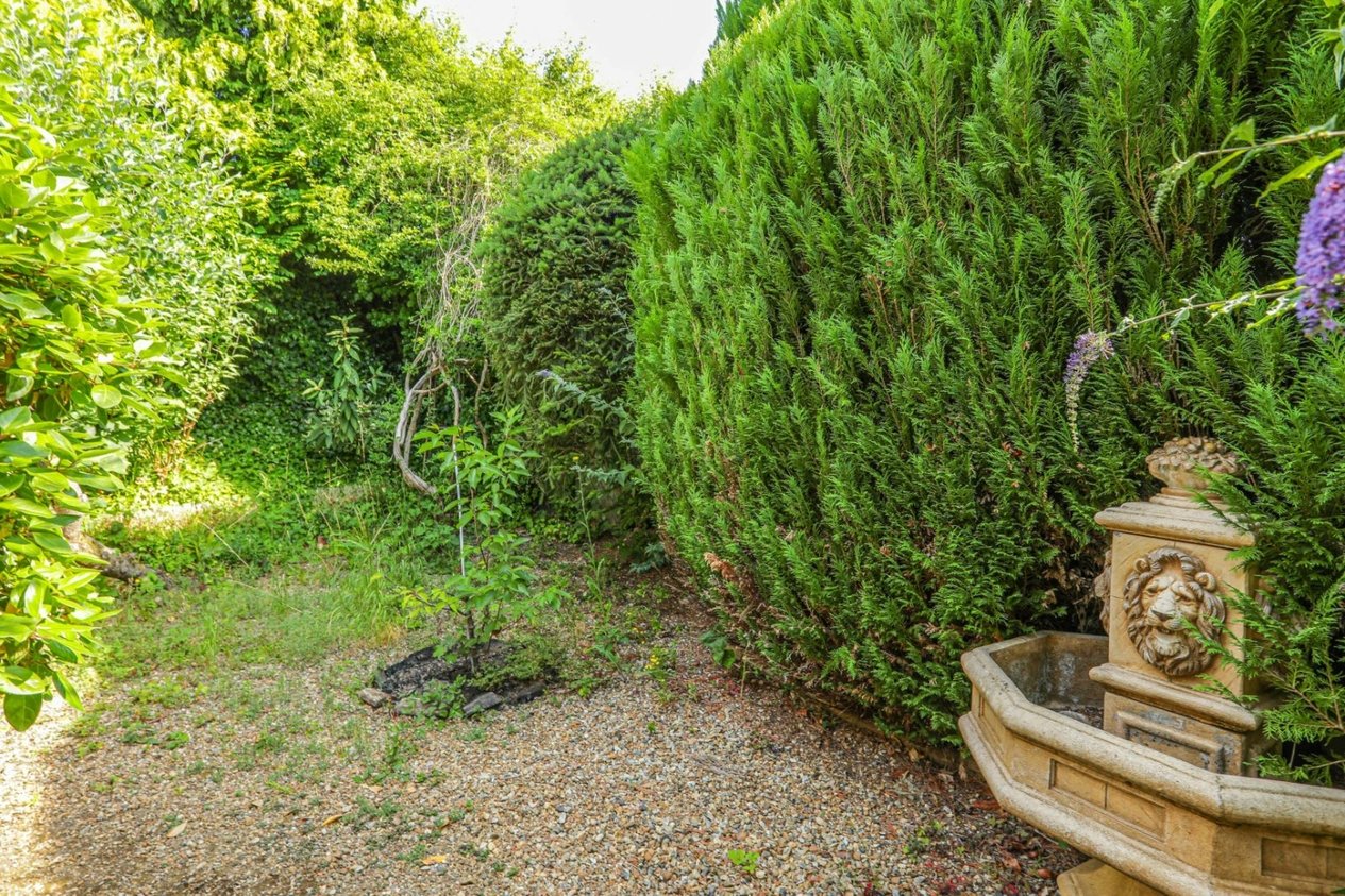 Properties For Sale in Abbey Gardens Canterbury