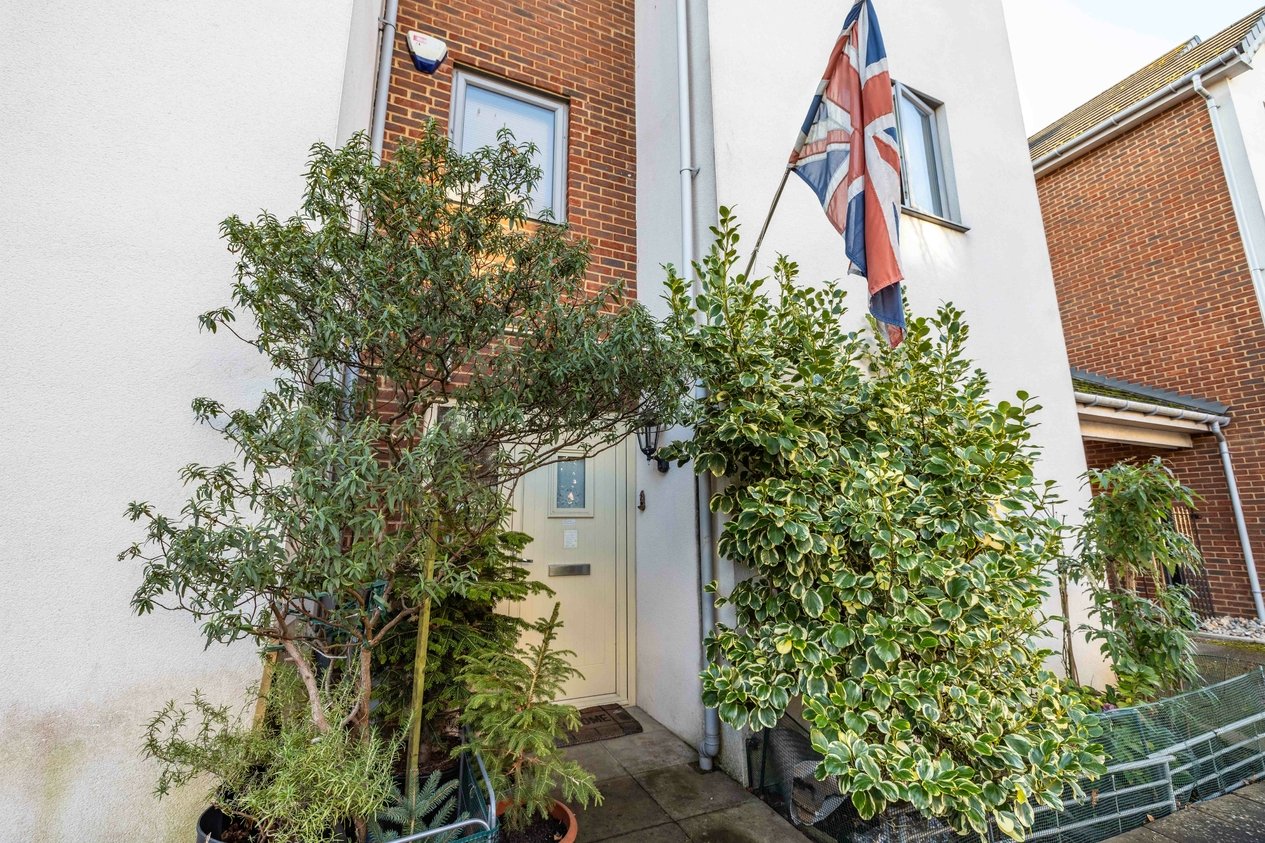 Properties Under Offer in Adams Drive Ashford