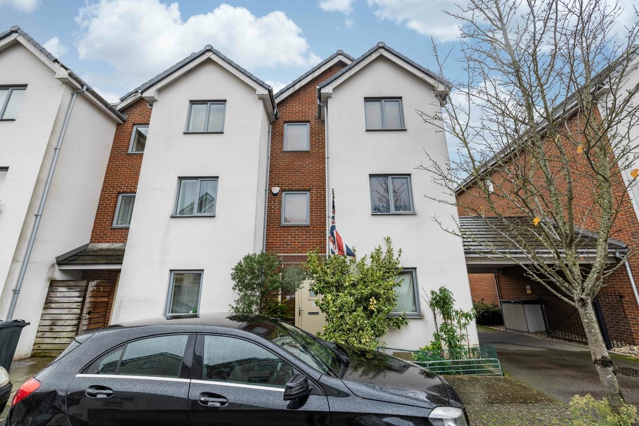 Properties Under Offer in Adams Drive Ashford