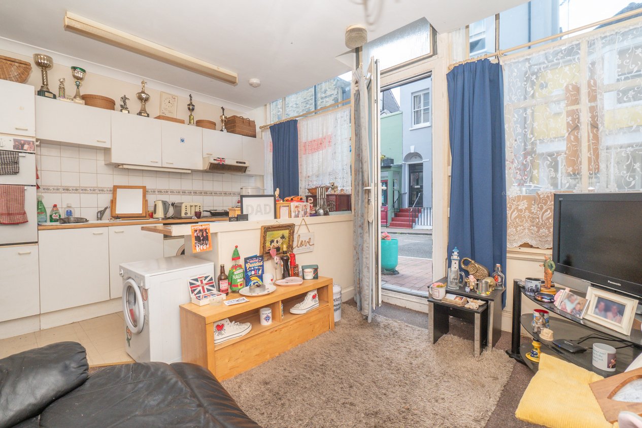 Properties Under Offer in Addington Street Ramsgate
