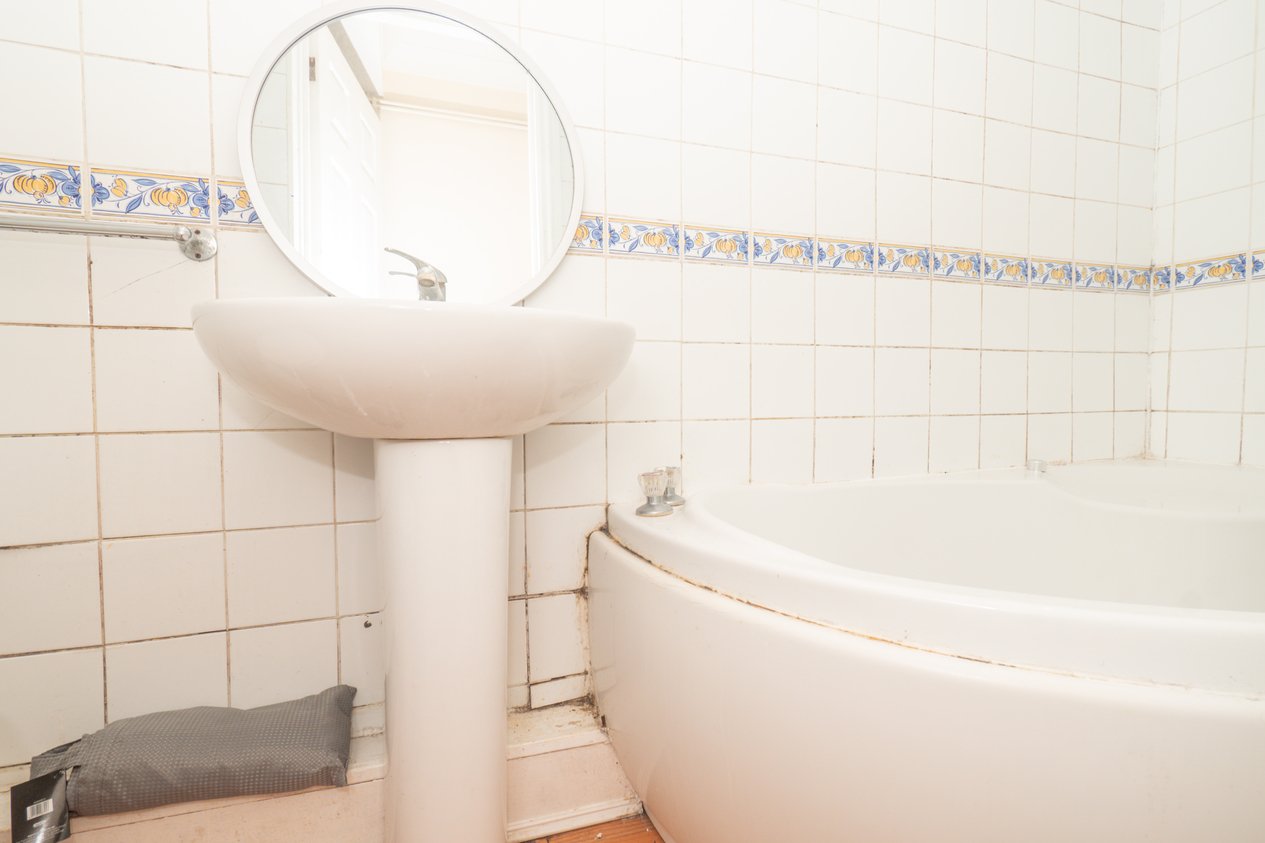 Properties Under Offer in Addington Street Ramsgate