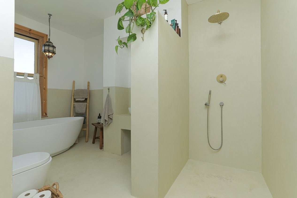Properties Under Offer in Addiscombe Road Margate