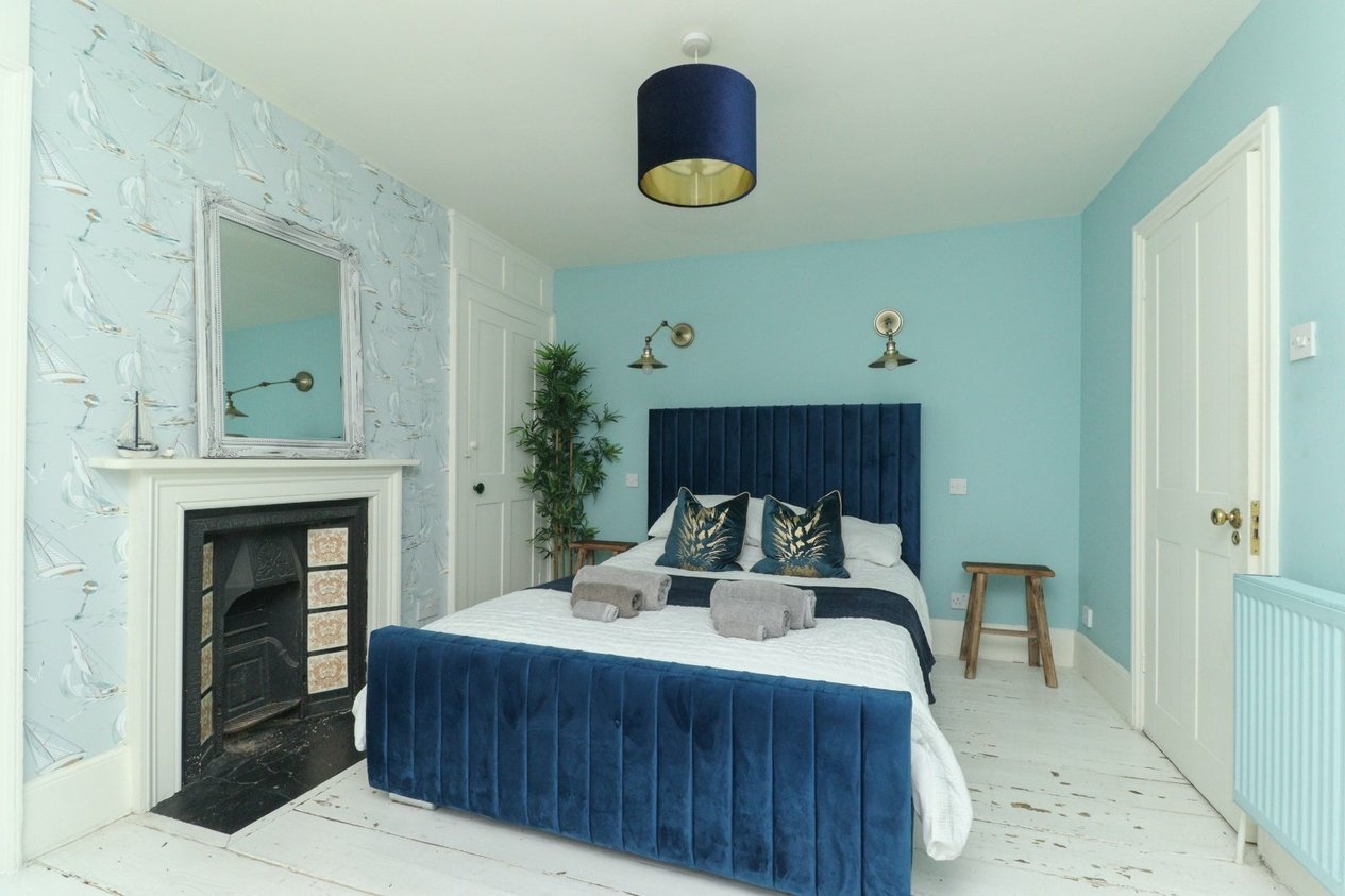 Properties For Sale in Albion Place Trinity Square