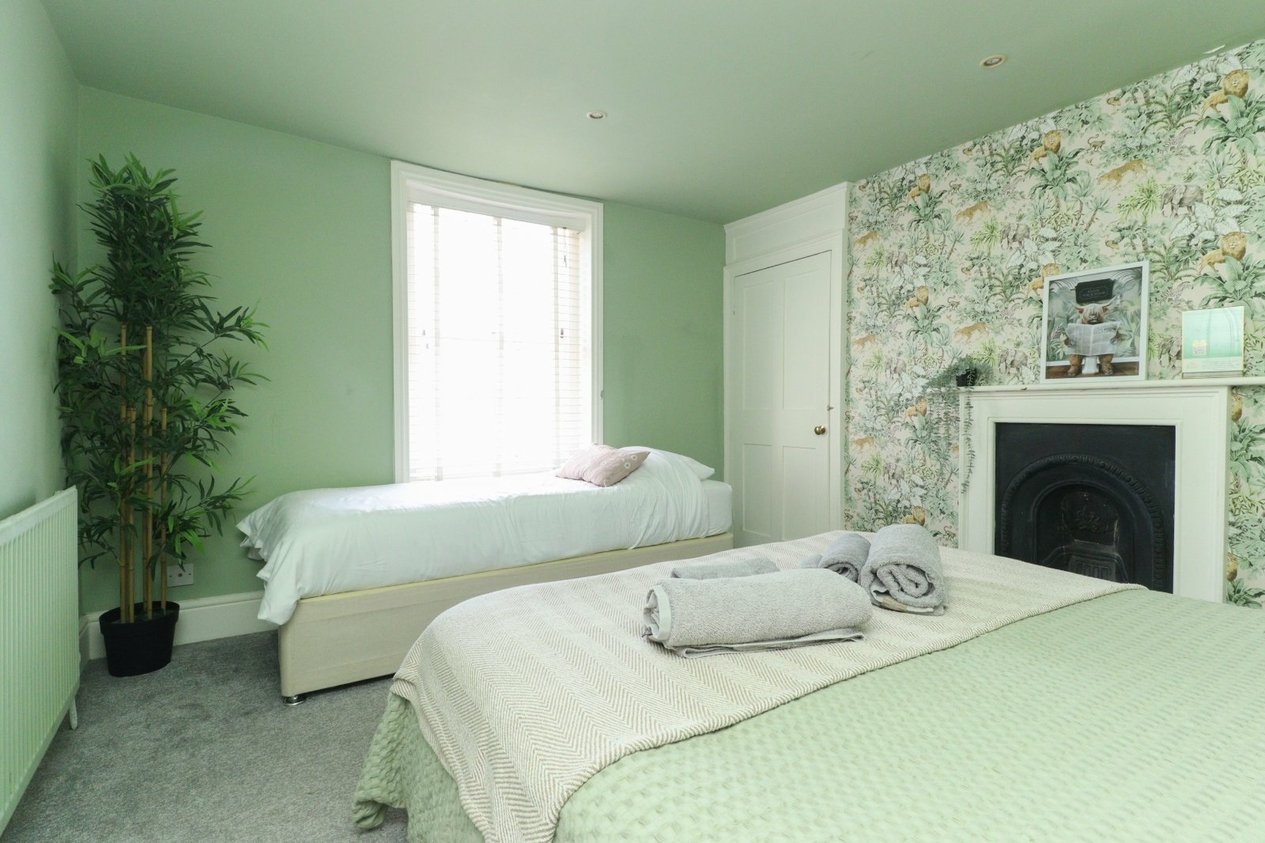 Properties For Sale in Albion Place Trinity Square