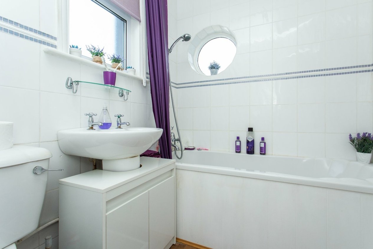 Properties Under Offer in Alexandra Road Capel-le-Ferne