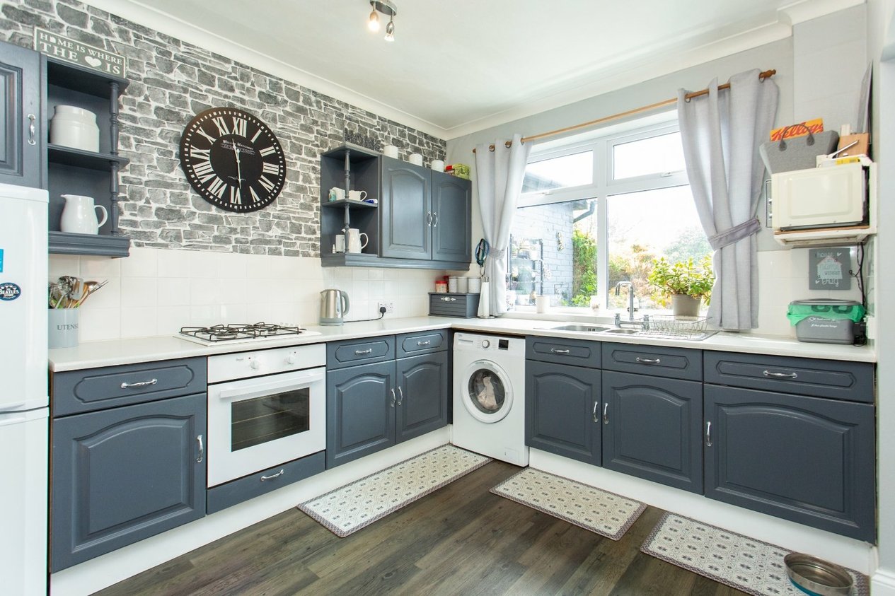 Properties Under Offer in Alexandra Road Capel-le-Ferne