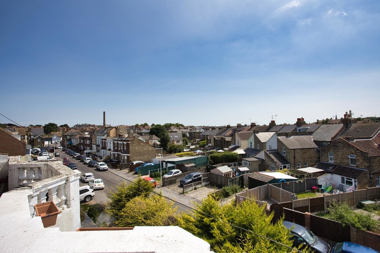 Properties Sold Subject To Contract in Alexandra Road 