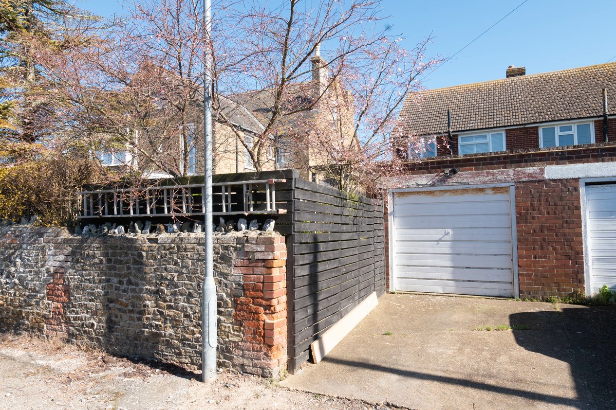 Properties Under Offer in Alfred Road Birchington