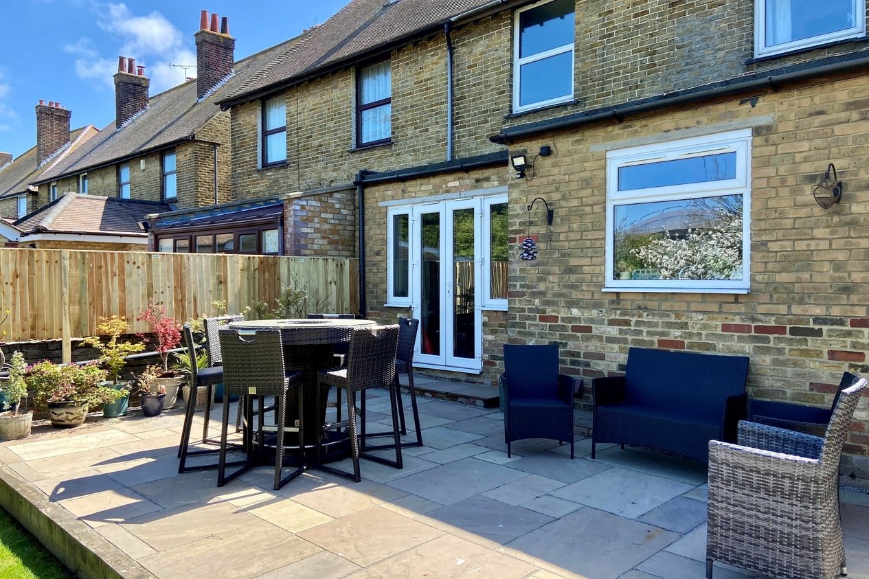 Properties Under Offer in All Saints Avenue 