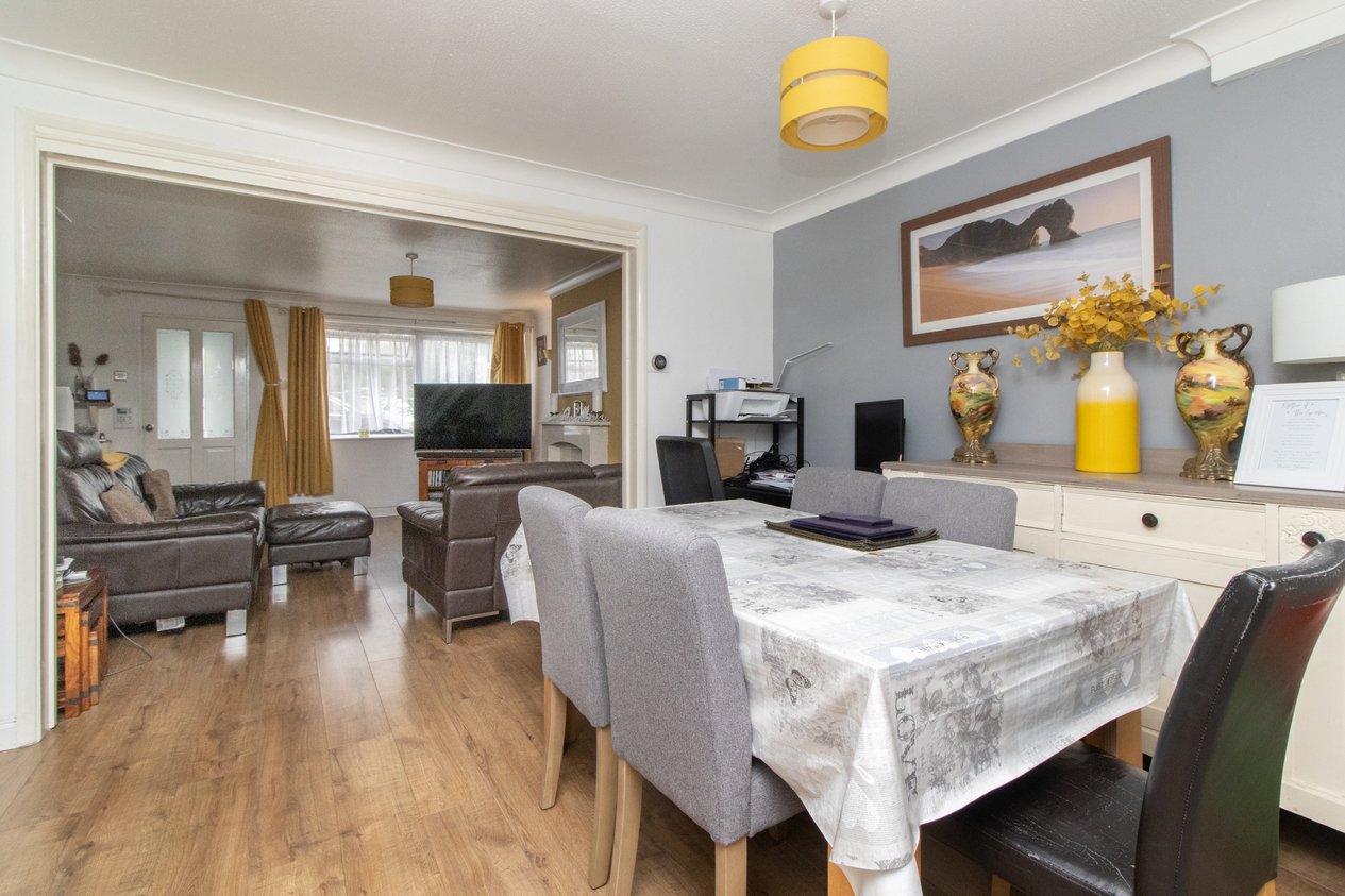 Properties Under Offer in Almond Close Broadstairs