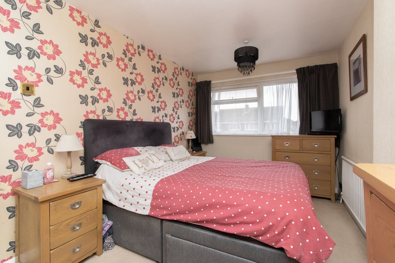 Properties Under Offer in Almond Close Broadstairs