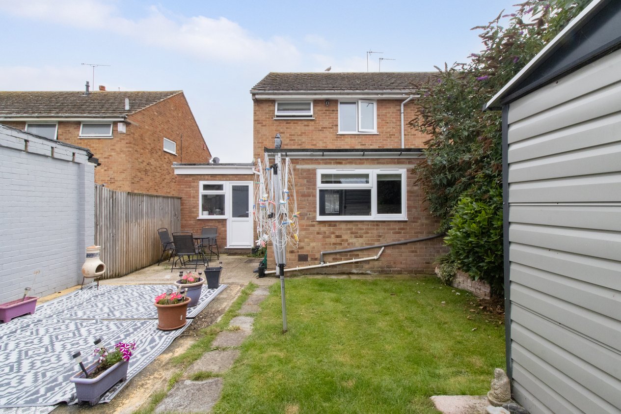 Properties Under Offer in Almond Close Broadstairs