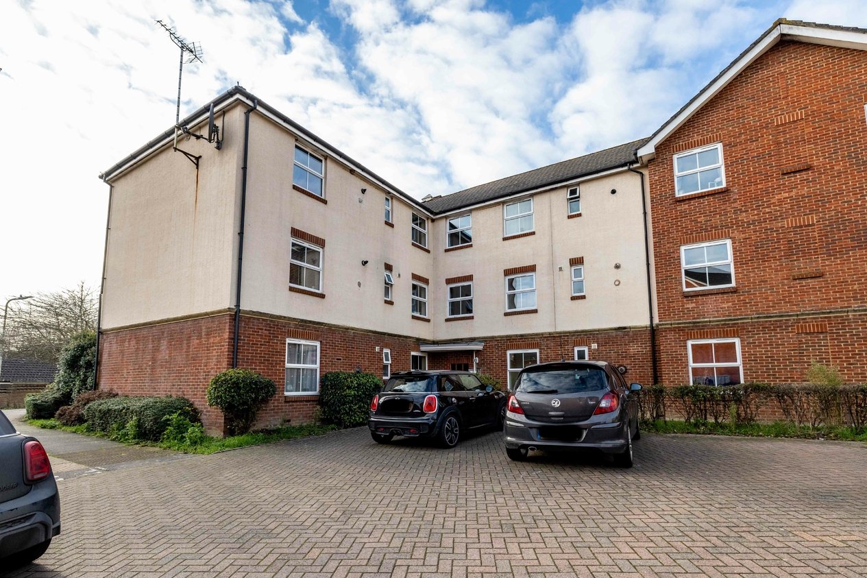 Properties For Sale in Angus Drive Ashford