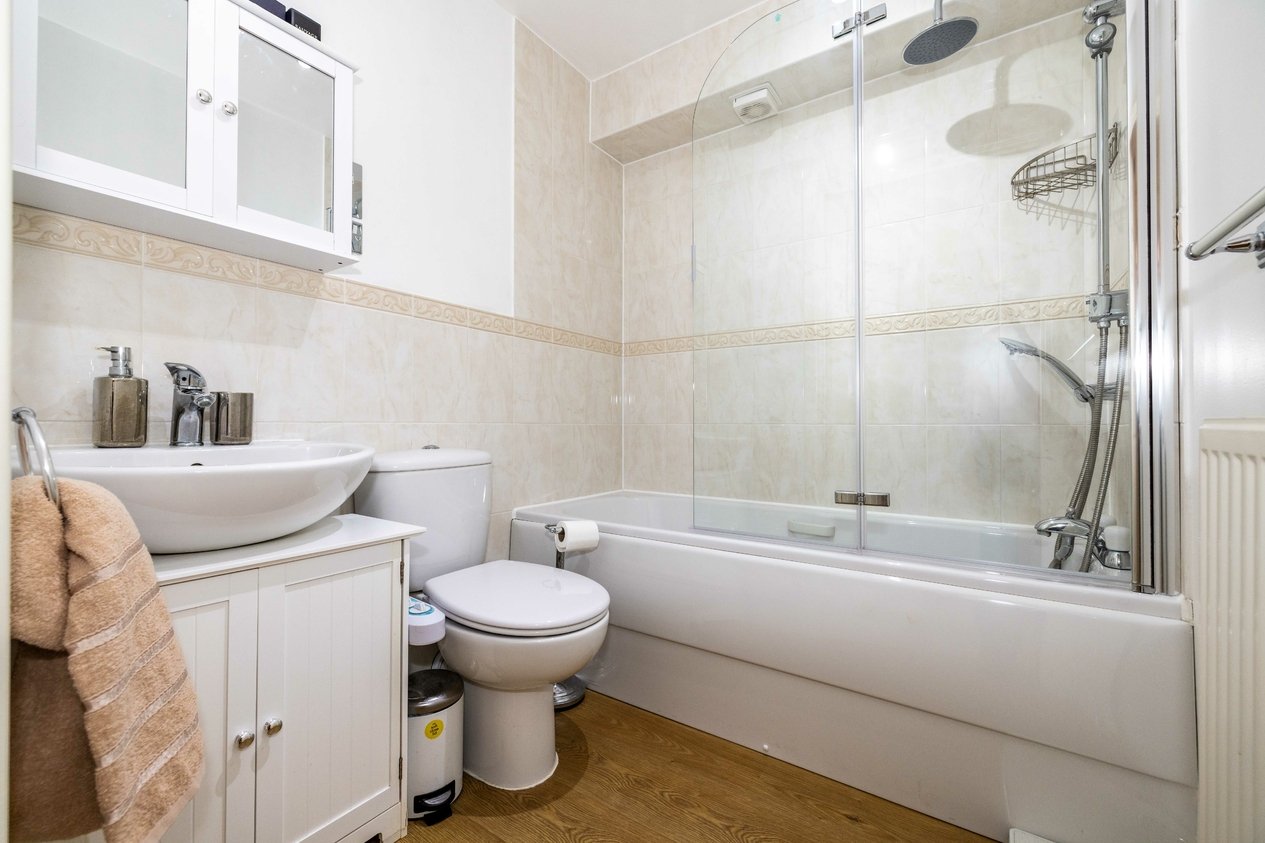 Properties For Sale in Angus Drive Ashford