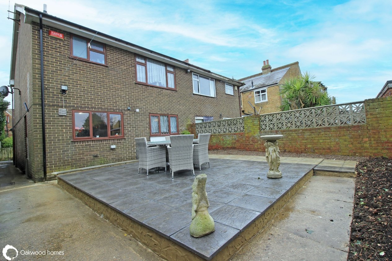 Properties Under Offer in Approach Road 