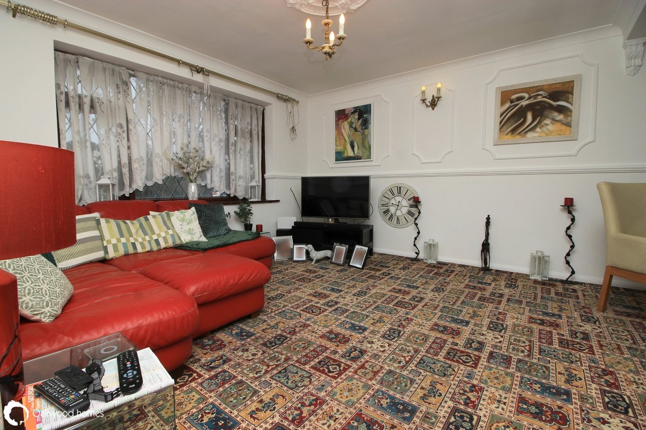 Properties Under Offer in Approach Road 