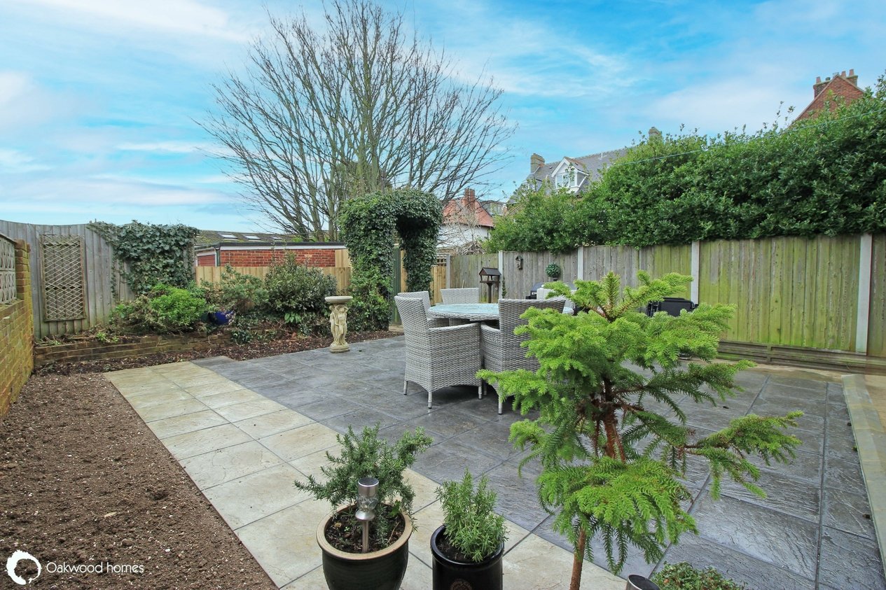 Properties Under Offer in Approach Road 